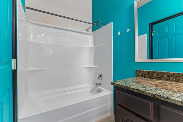401 Rivers ST, Smithville, TX 78957