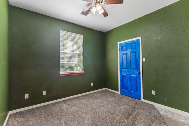 401 Rivers ST, Smithville, TX 78957