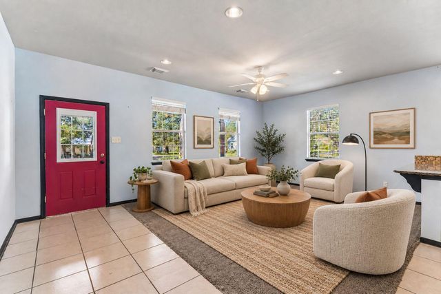 401 Rivers ST, Smithville, TX 78957