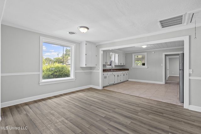 959 S Line Street, Grenada, MS 38901