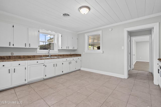 959 S Line Street, Grenada, MS 38901