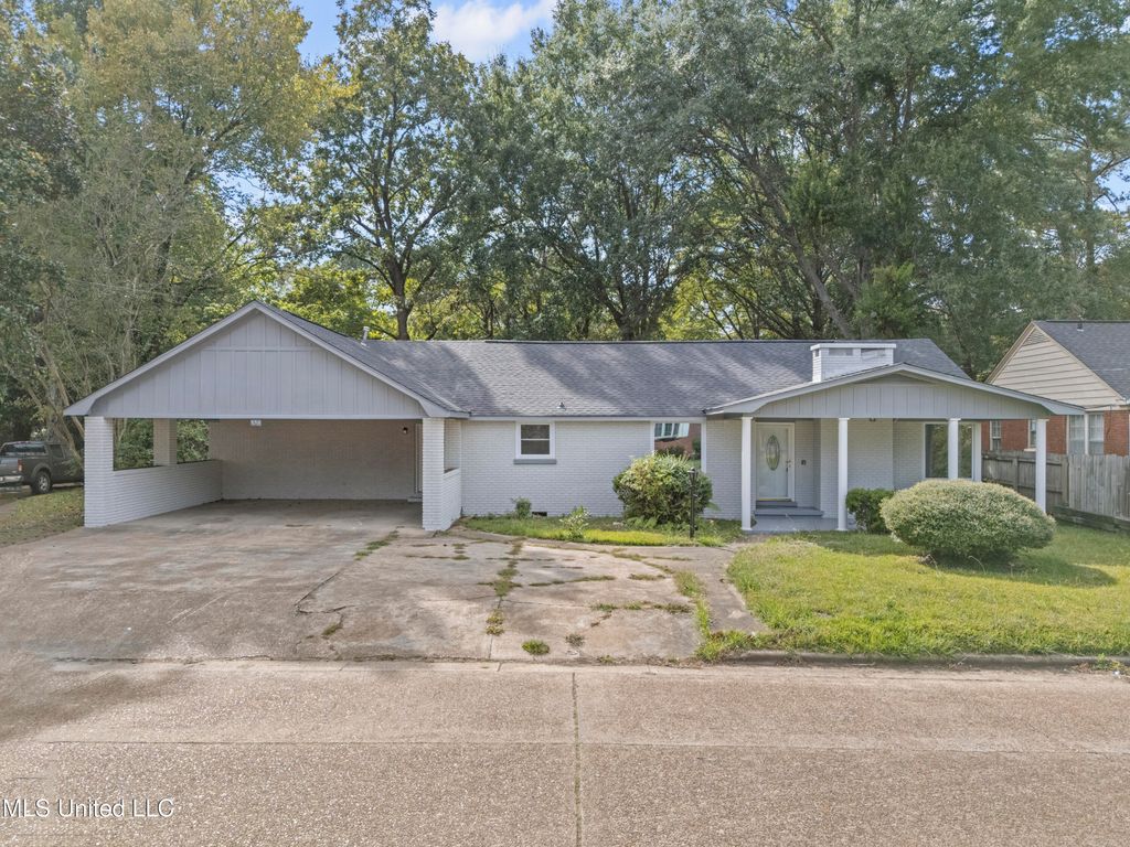 959 S Line Street, Grenada, MS 38901