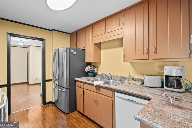 110 Lake Terrace Court, Carrollton, GA 30117