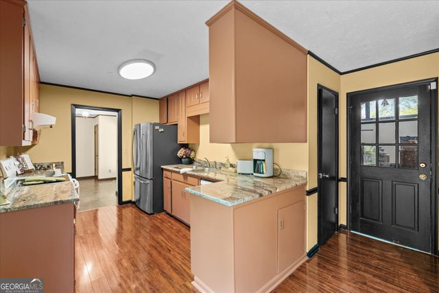 110 Lake Terrace Court, Carrollton, GA 30117