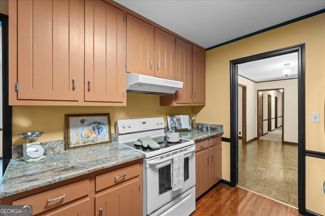 110 Lake Terrace Court, Carrollton, GA 30117