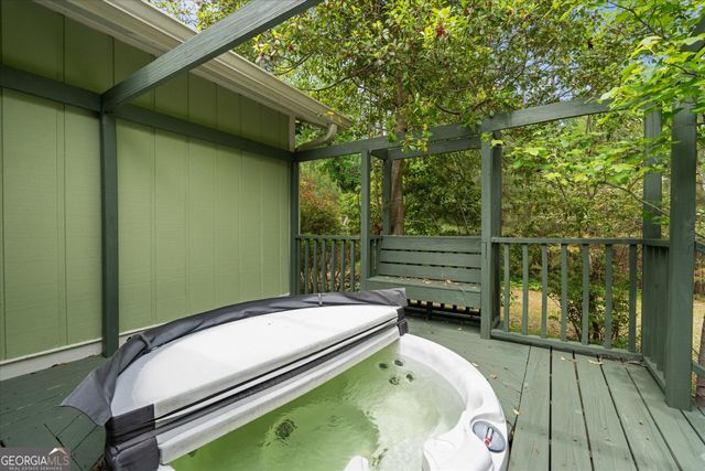 110 Lake Terrace Court, Carrollton, GA 30117