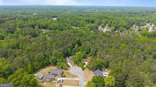 110 Lake Terrace Court, Carrollton, GA 30117