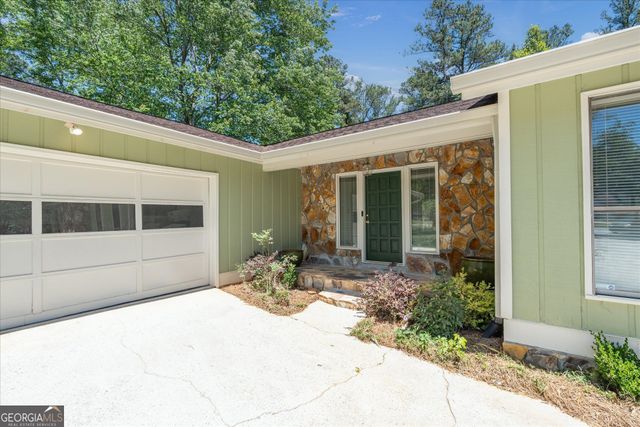 110 Lake Terrace Court, Carrollton, GA 30117