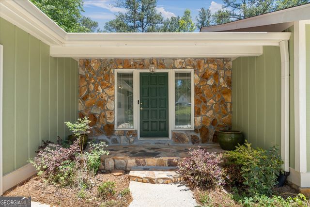110 Lake Terrace Court, Carrollton, GA 30117