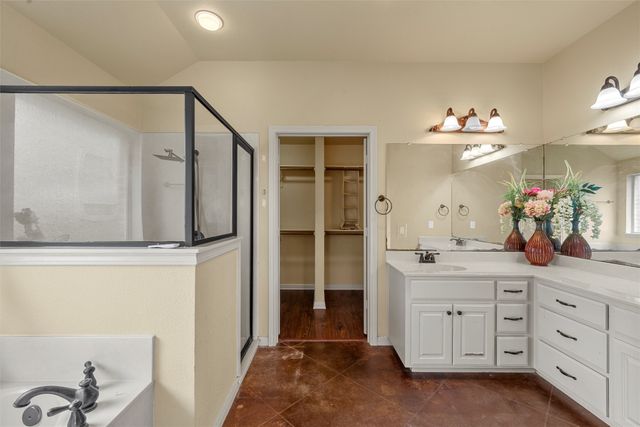 2524 Riders Way, Waco, TX 76712
