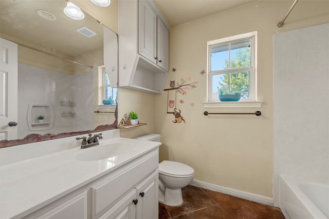 2524 Riders Way, Waco, TX 76712