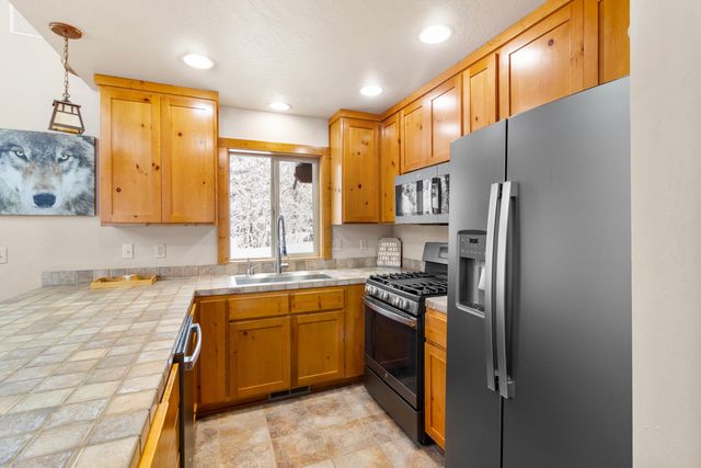 41650 Clover Creek Road, Klamath Falls, OR 97601