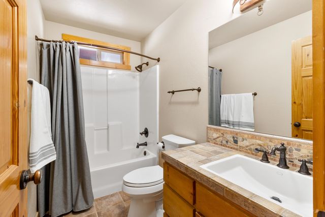 41650 Clover Creek Road, Klamath Falls, OR 97601