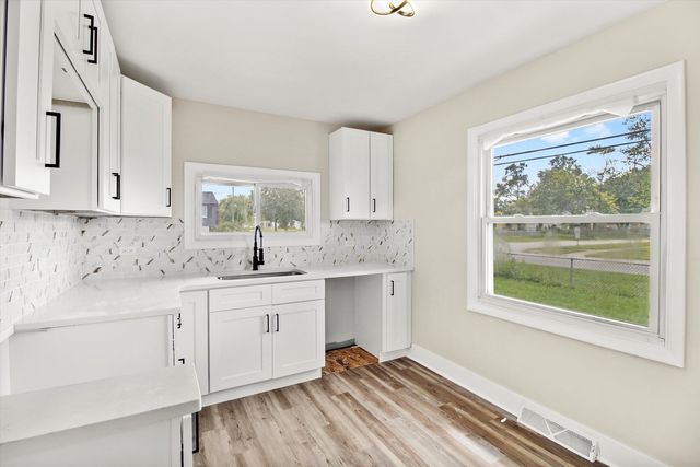 16460 Honore Avenue, Markham, IL 60428