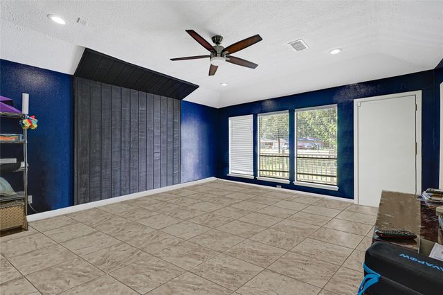 7714 Rolling Fork Lane, Houston, TX 77040