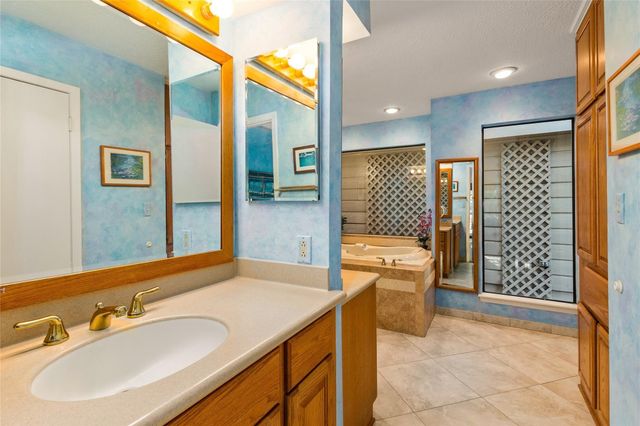 7714 Rolling Fork Lane, Houston, TX 77040