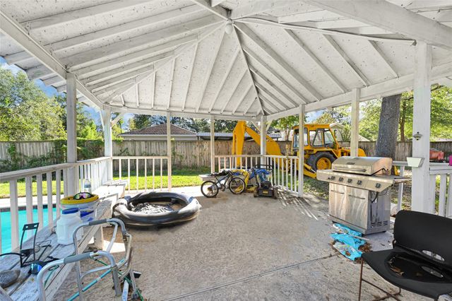 7714 Rolling Fork Lane, Houston, TX 77040