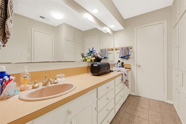 7714 Rolling Fork Lane, Houston, TX 77040