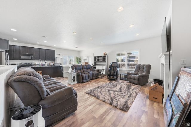 853 N SHERIDAN DR, Spanish Fork, UT 84660
