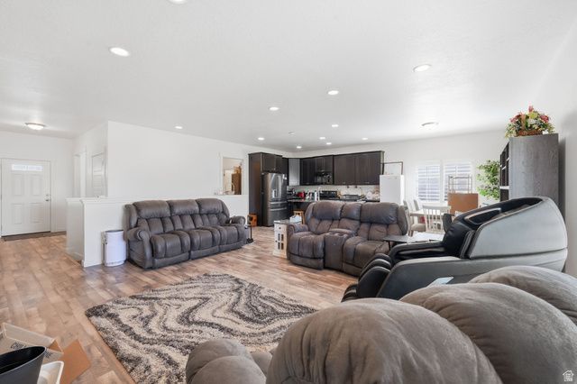 853 N SHERIDAN DR, Spanish Fork, UT 84660