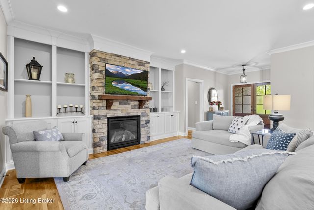 16818 Shakes Creek Dr, Fisherville, KY 40023