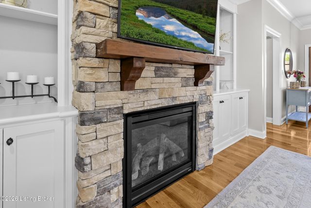 16818 Shakes Creek Dr, Fisherville, KY 40023