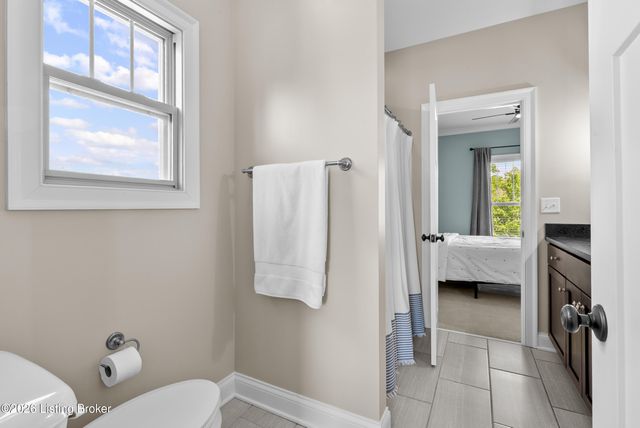 16818 Shakes Creek Dr, Fisherville, KY 40023