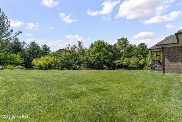 16818 Shakes Creek Dr, Fisherville, KY 40023