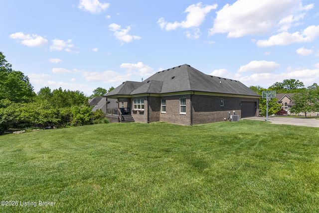 16818 Shakes Creek Dr, Fisherville, KY 40023