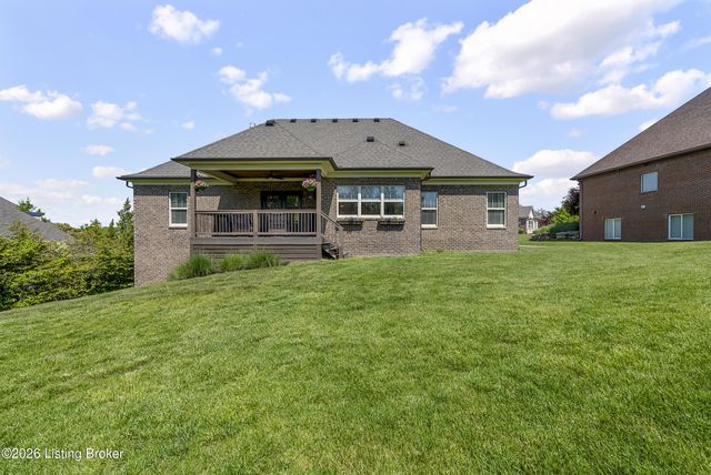 16818 Shakes Creek Dr, Fisherville, KY 40023