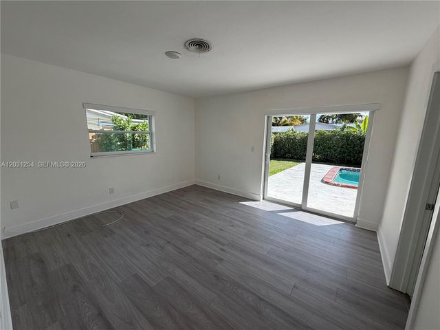 9020 SW 56th Ter, Miami, FL 33173