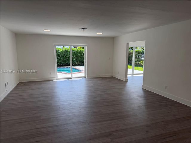 9020 SW 56th Ter, Miami, FL 33173
