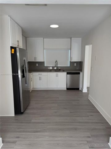 9020 SW 56th Ter, Miami, FL 33173
