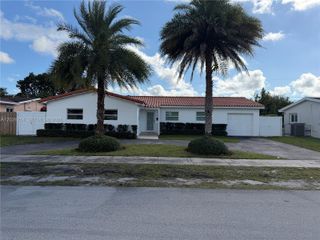 9020 SW 56th Ter, Miami, FL 33173