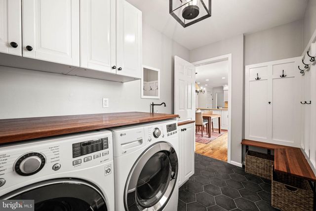 631 WESTWIND DR, Berwyn, PA 19312