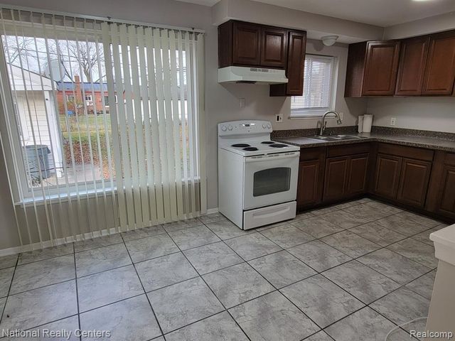 4661 Reader Drive, Warren, MI 48092