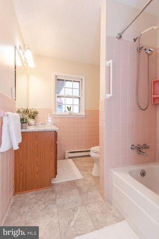 1183 SHEPHERDSTOWN RD, Martinsburg, WV 25404