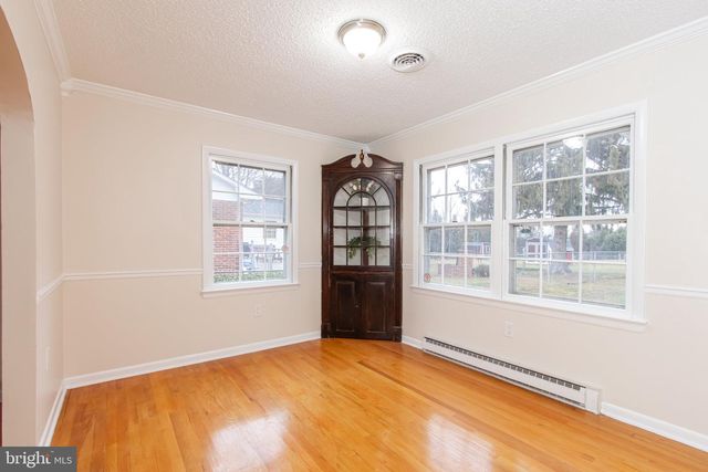 1183 SHEPHERDSTOWN RD, Martinsburg, WV 25404