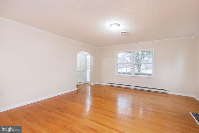 1183 SHEPHERDSTOWN RD, Martinsburg, WV 25404