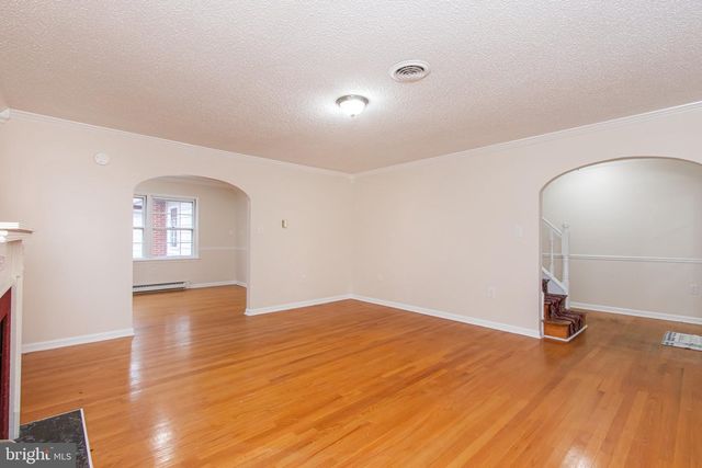 1183 SHEPHERDSTOWN RD, Martinsburg, WV 25404