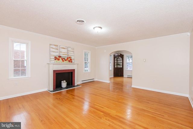 1183 SHEPHERDSTOWN RD, Martinsburg, WV 25404