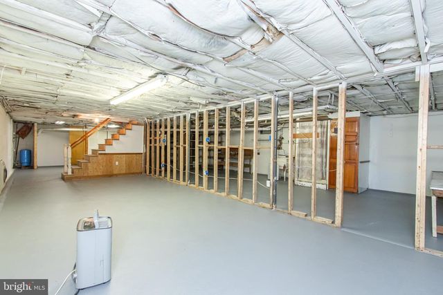 1183 SHEPHERDSTOWN RD, Martinsburg, WV 25404