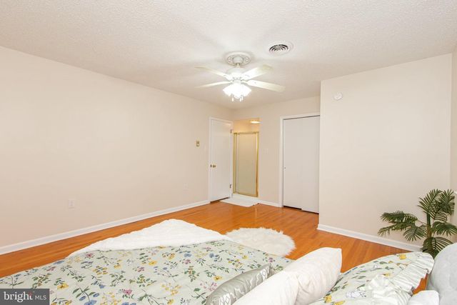 1183 SHEPHERDSTOWN RD, Martinsburg, WV 25404