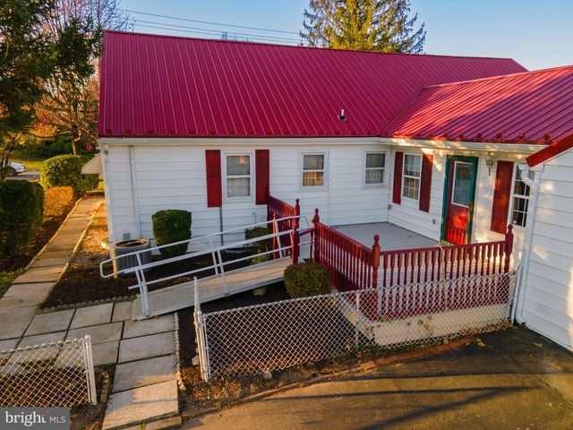 1183 SHEPHERDSTOWN RD, Martinsburg, WV 25404