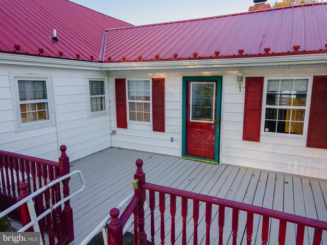 1183 SHEPHERDSTOWN RD, Martinsburg, WV 25404