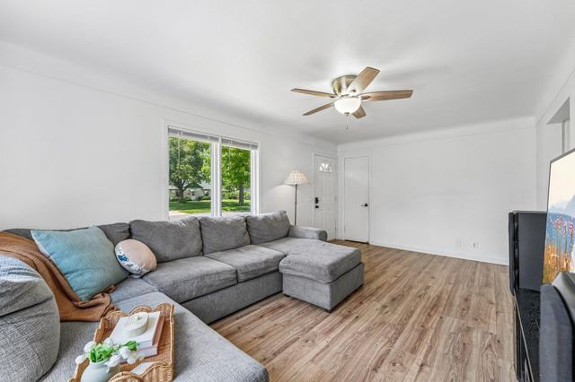 10035 3rd Avenue S, Bloomington, MN 55420
