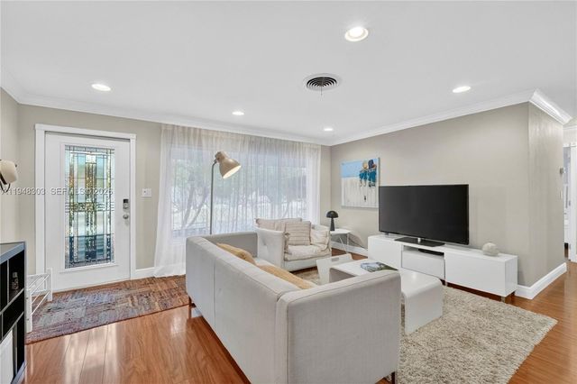 4761 NE 18th Ave, Oakland Park, FL 33334