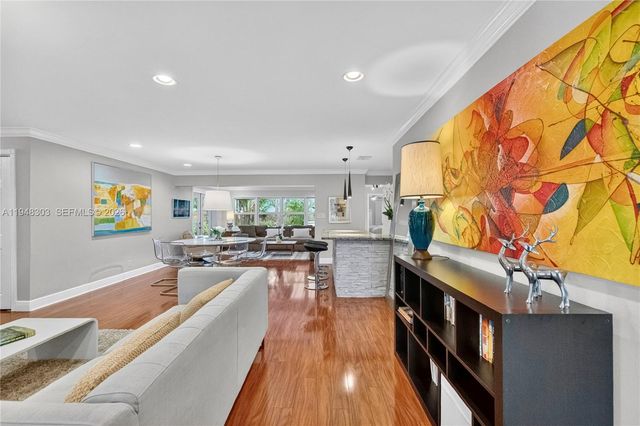 4761 NE 18th Ave, Oakland Park, FL 33334