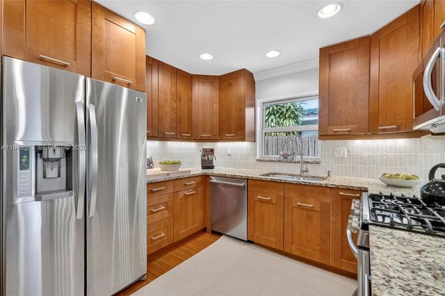 4761 NE 18th Ave, Oakland Park, FL 33334