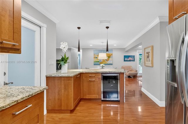 4761 NE 18th Ave, Oakland Park, FL 33334